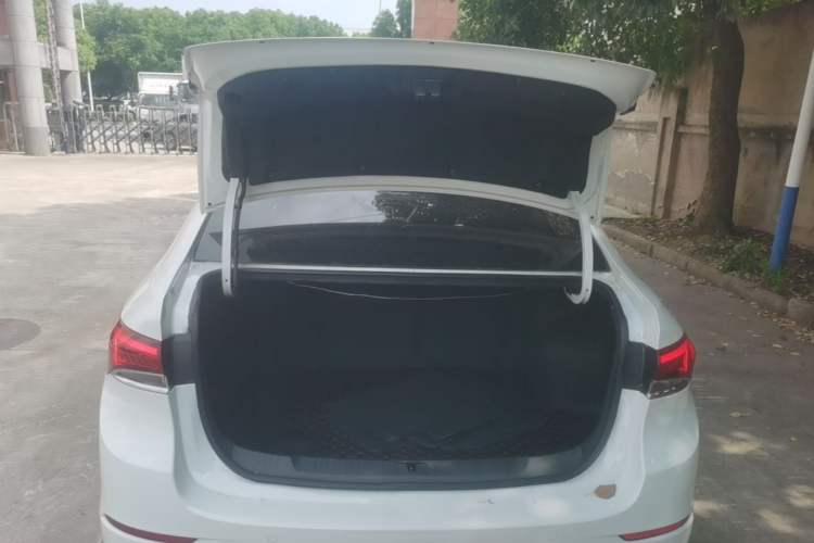 Used Buick GT 2019 18T Automatic Connected Elite Model China VI Standard Trunk