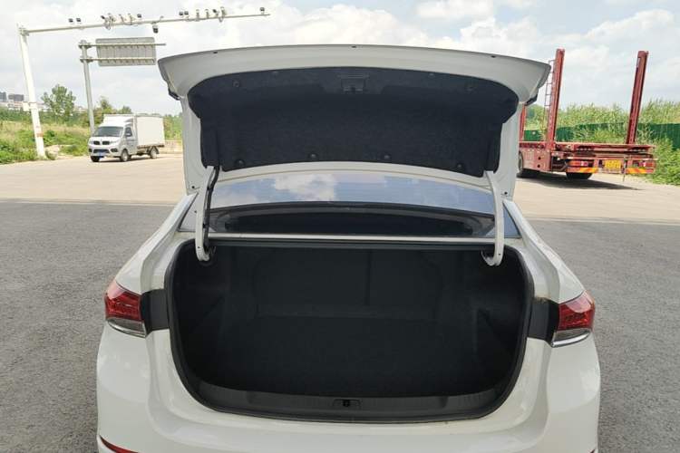 Used Buick GT 2019 18T Automatic Connected Elite Model China VI Standard Trunk