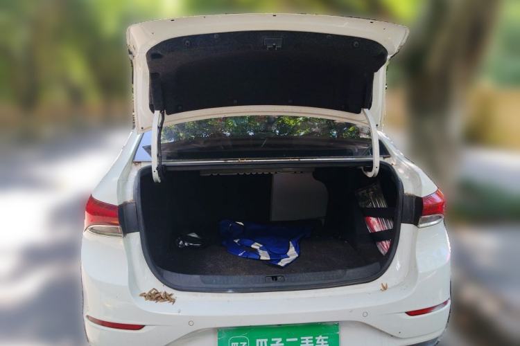 Used Buick GT 2019 15T Dual-Clutch Connected Elite Model China VI Trunk