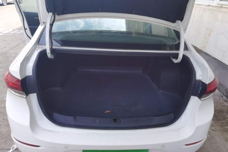 Used Buick GT 2019 18T Automatic Connected Elite Model China VI Standard Trunk