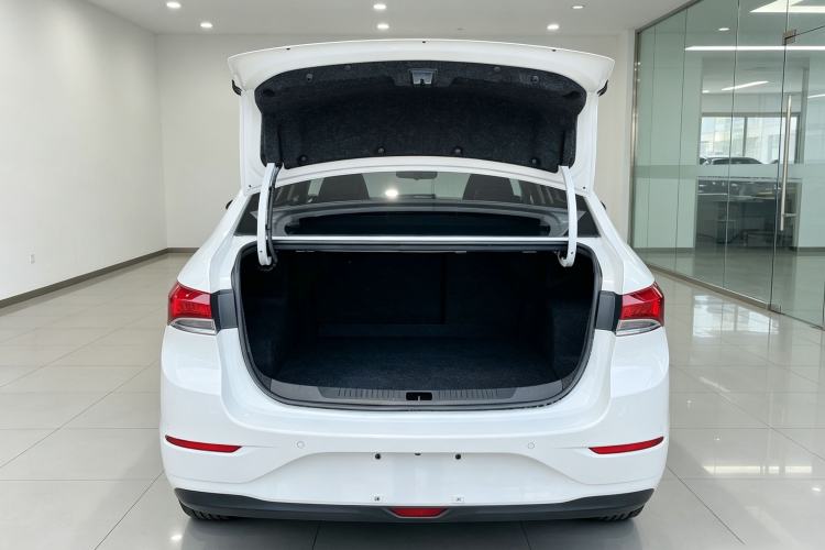Used Buick GT 2019 18T Automatic Connected Elite Model China V Standard Trunk