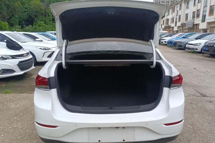 Used Buick GT 2019 18T Automatic Connected Elite Model China VI Standard Trunk