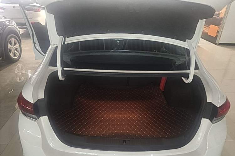 Used Buick GT 2019 18T Automatic Connected Elite Model China VI Standard Trunk