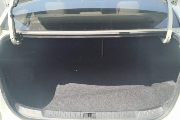 Used Buick GT 2019 15T Dual-Clutch Connected Elite Model China VI Trunk