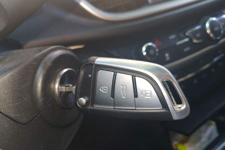 Used Buick GT 2019 18T Automatic Connected Elite Model China V Standard Vehicle Key