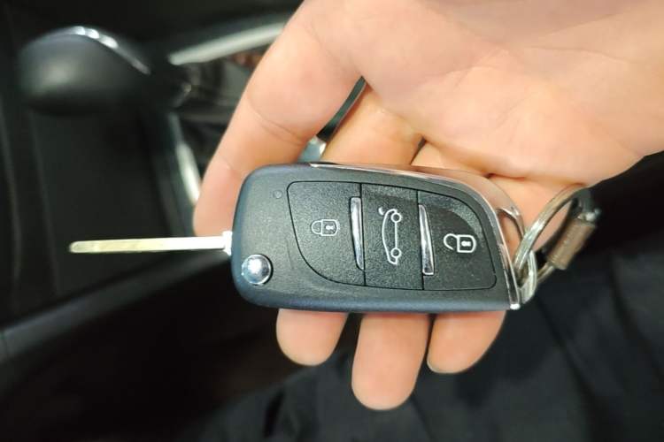 Used Buick GT 2019 18T Automatic Connected Elite Model China VI Standard Vehicle Key