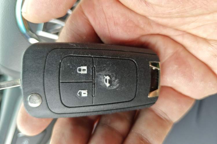 Used Buick GT 2019 18T Automatic Connected Elite Model China VI Standard Vehicle Key