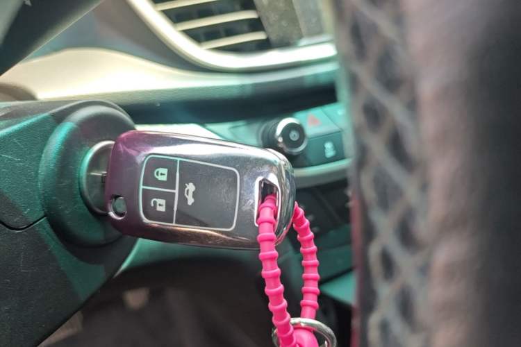 Used Buick GT 2019 18T Automatic Connected Elite Model China VI Standard Vehicle Key