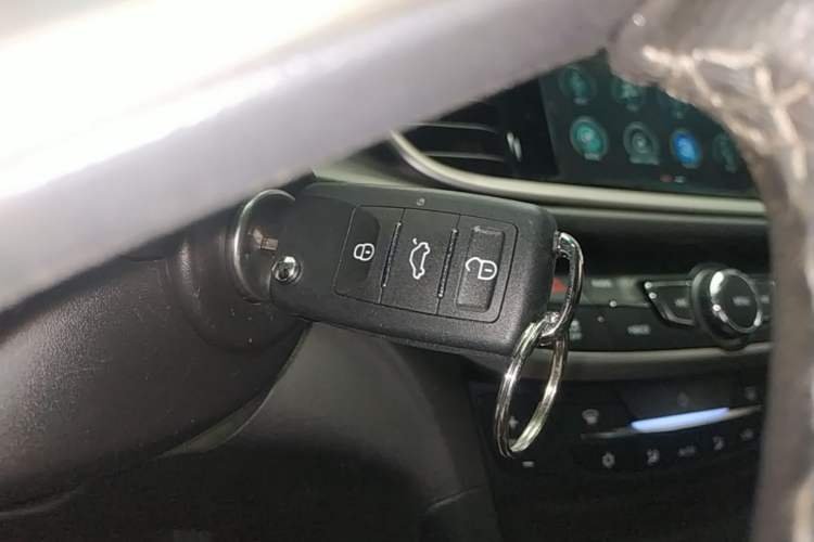 Used Buick GT 2019 18T Automatic Connected Elite Model China VI Standard Vehicle Key