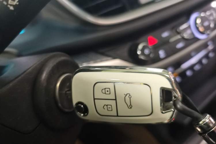 Used Buick GT 2019 18T Automatic Connected Elite Model China VI Standard Vehicle Key