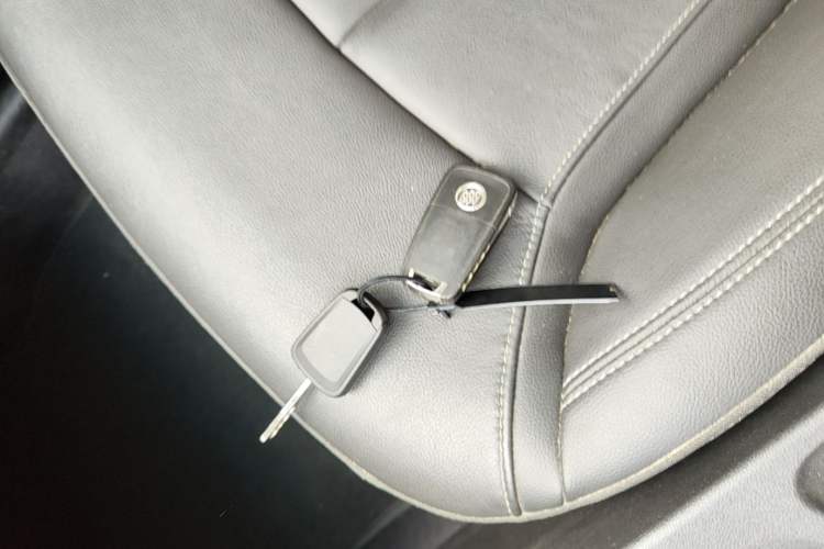 Used Buick GT 2019 18T Automatic Connected Elite Model China VI Standard Vehicle Key