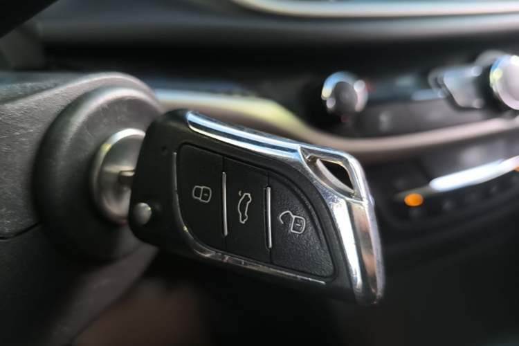 Used Buick GT 2019 18T Automatic Connected Elite Model China VI Standard Vehicle Key