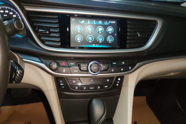 Used Buick GT 2019 15T Dual-Clutch Connected Elite Model China VI Audio And AC Panel