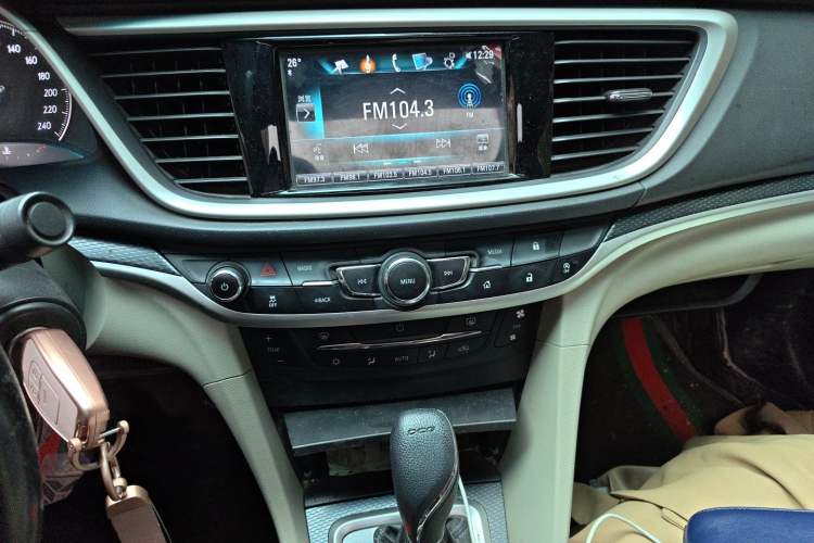 Used Buick GT 2019 15T Dual-Clutch Connected Elite Model China VI Audio And AC Panel