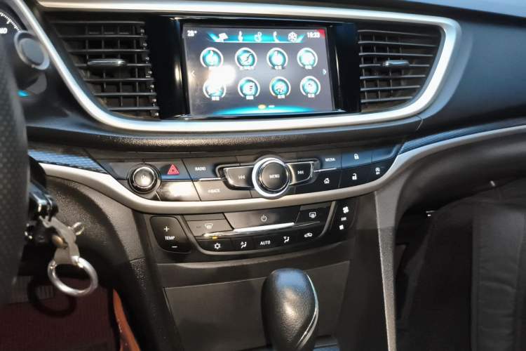 Used Buick GT 2019 18T Automatic Connected Elite Model China V Standard Audio And AC Panel