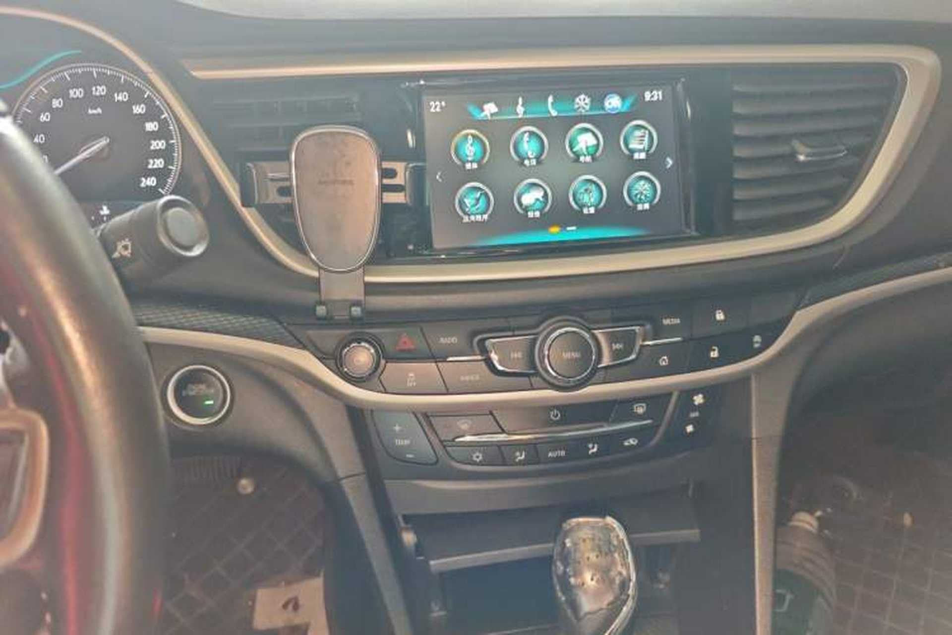 Used Buick GT 2019 18T Automatic Connected Elite Model China V Standard Audio And AC Panel