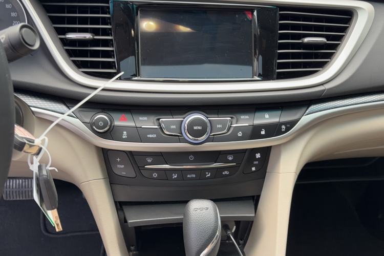 Used Buick GT 2019 15T Dual-Clutch Connected Elite Model China VI Audio And AC Panel