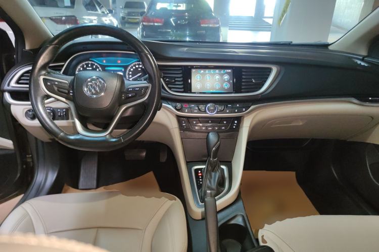 Used Buick GT 2019 15T Dual-Clutch Connected Elite Model China VI Center Console