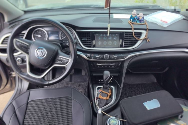 Used Buick GT 2019 18T Automatic Connected Elite Model China VI Standard Center Console