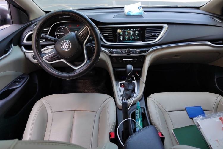 Used Buick GT 2019 15T Dual-Clutch Connected Elite Model China VI Center Console