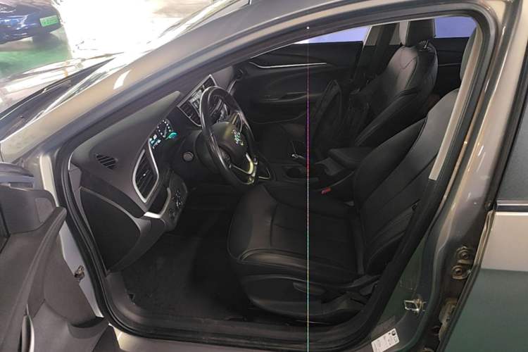 Used Buick GT 2019 18T Automatic Connected Elite Model China VI Standard Driver Seat