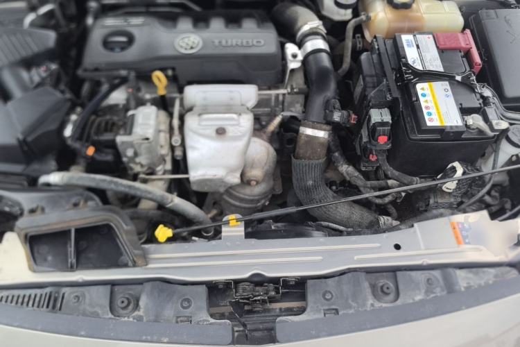 Used Buick GT 2019 18T Automatic Connected Elite Model China VI Standard Engine Bay