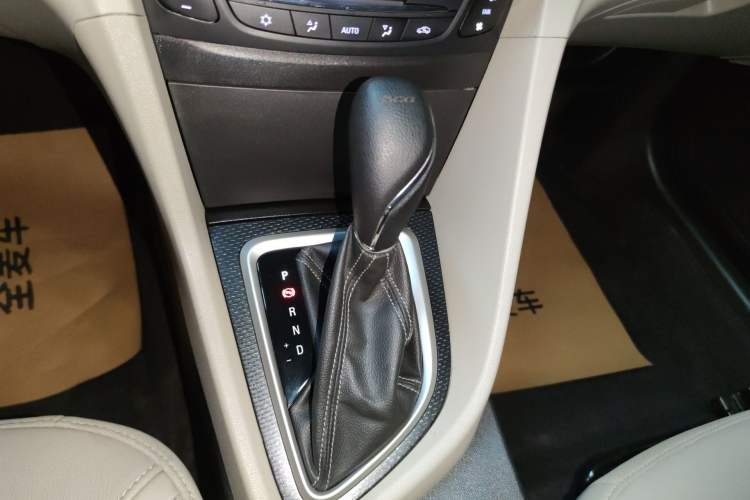 Used Buick GT 2019 15T Dual-Clutch Connected Elite Model China VI Gear Lever