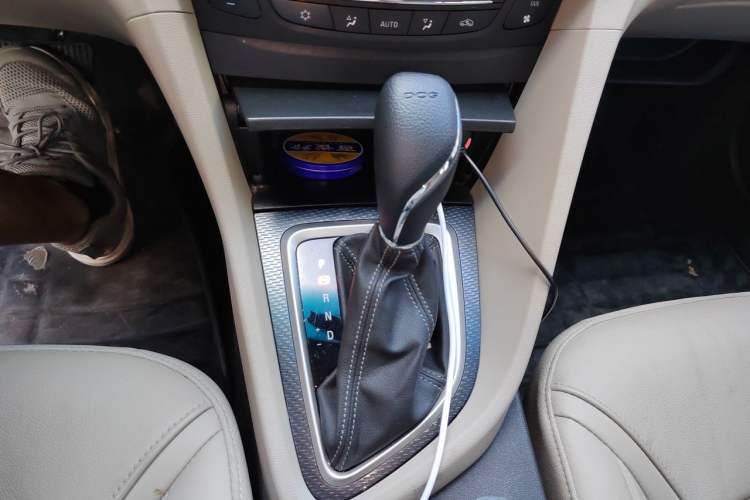 Used Buick GT 2019 15T Dual-Clutch Connected Elite Model China VI Gear Lever