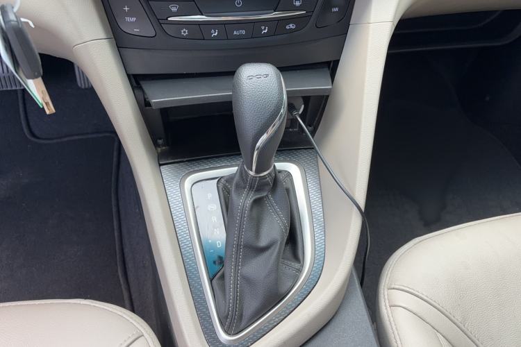 Used Buick GT 2019 15T Dual-Clutch Connected Elite Model China VI Gear Lever