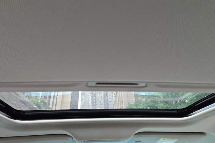 Used Buick GT 2019 15T Dual-Clutch Connected Elite Model China VI Headliner