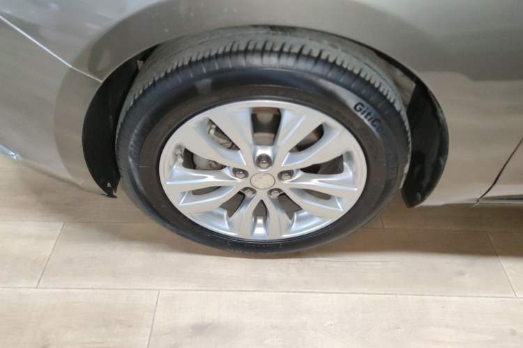 Used Buick GT 2019 15T Dual-Clutch Connected Elite Model China VI Left Front Wheel Hub