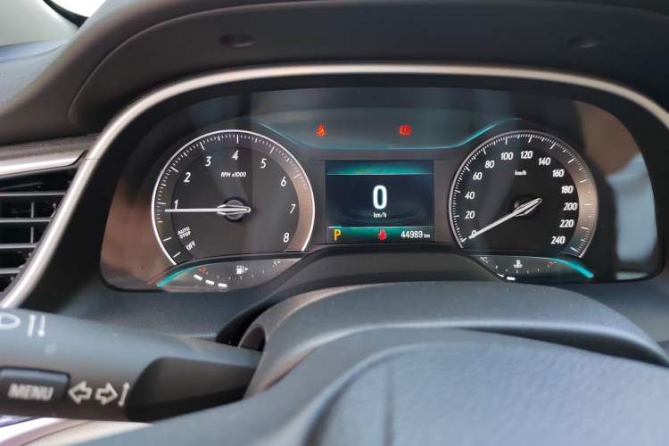 Used Buick GT 2019 15T Dual-Clutch Connected Elite Model China VI Odometer Close Up