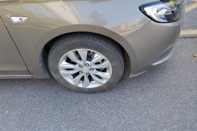 Used Buick GT 2019 15T Dual-Clutch Connected Elite Model China VI Right Front Wheel Hub