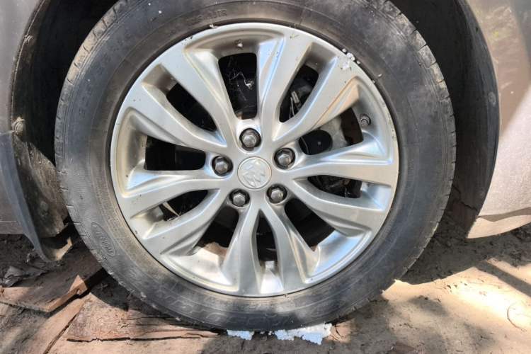 Used Buick GT 2019 15T Dual-Clutch Connected Elite Version China V Standard Right Front Wheel Hub