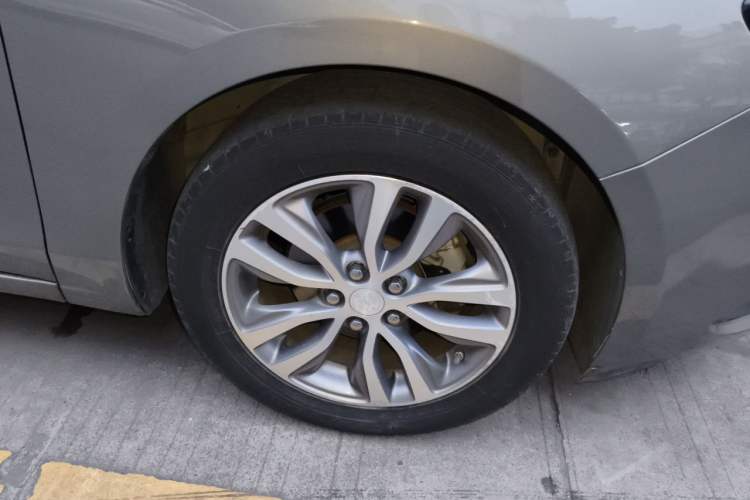 Used Buick GT 2019 18T Automatic Connected Elite Model China V Standard Right Front Wheel Hub