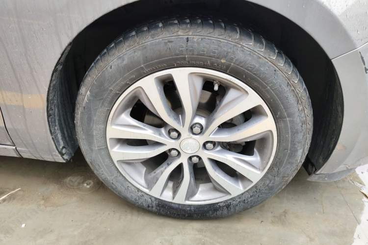Used Buick GT 2019 18T Automatic Connected Elite Model China V Standard Right Front Wheel Hub