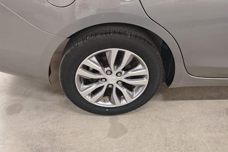 Used Buick GT 2019 18T Automatic Connected Elite Model China VI Standard Right Rear Wheel Hub