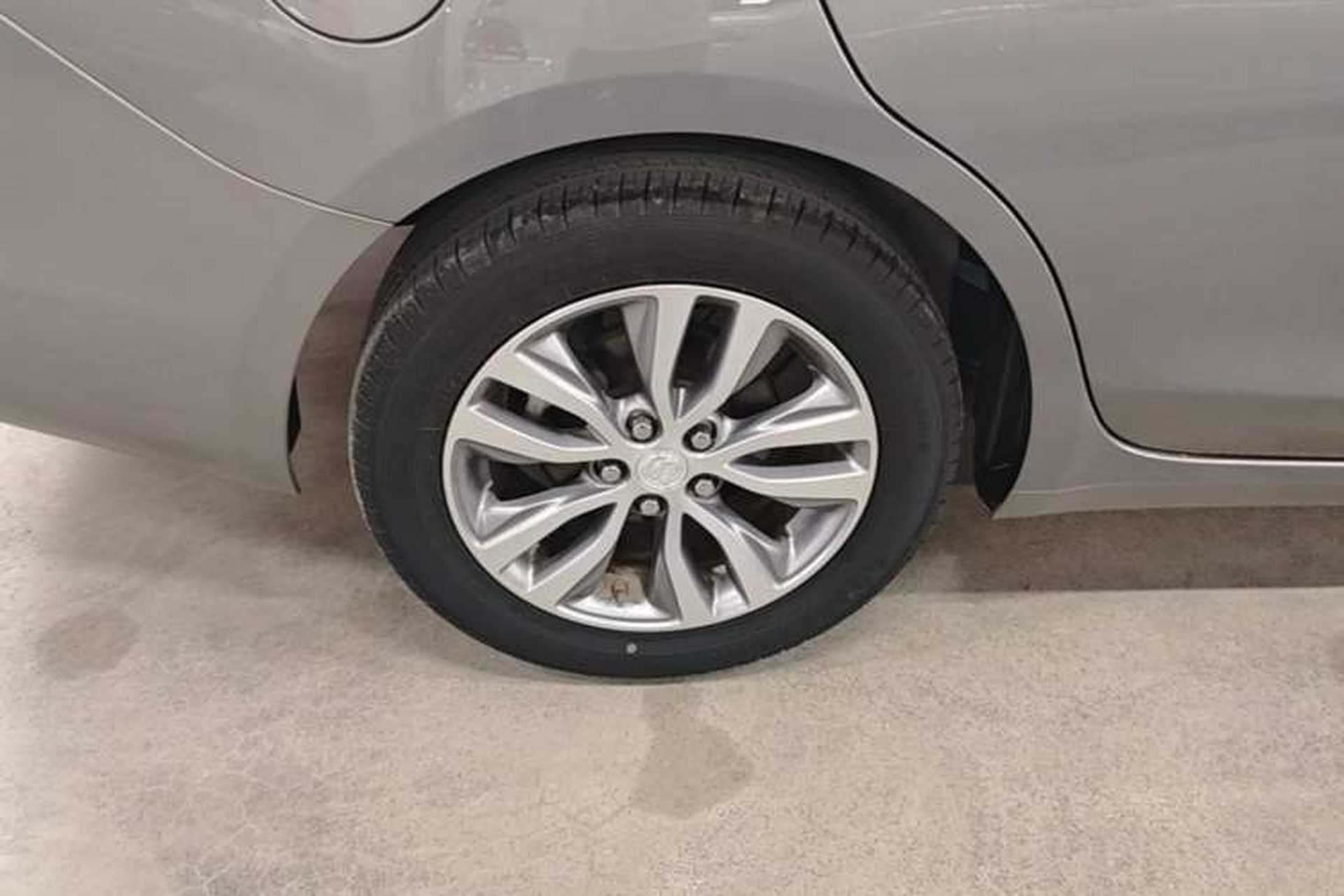 Used Buick GT 2019 18T Automatic Connected Elite Model China VI Standard Right Rear Wheel Hub