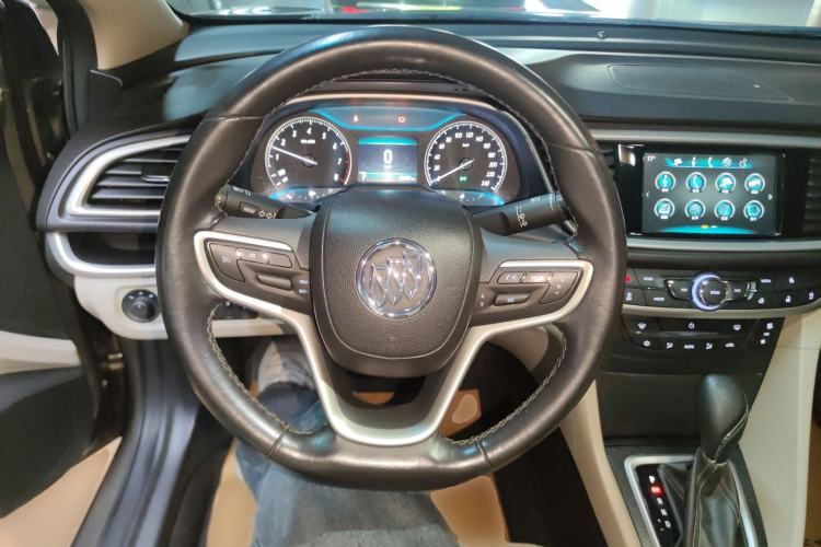 Used Buick GT 2019 15T Dual-Clutch Connected Elite Model China VI Steering Wheel
