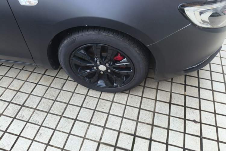 Used Buick GT 2021 Revised Version Flagship 1.5L Automatic Elite Edition Right Front Wheel Hub