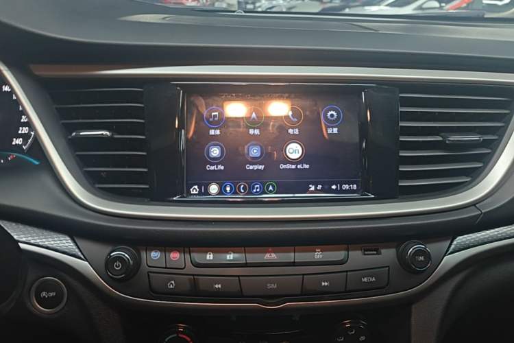 Used Buick GT 2021 Revised Version Flagship 1.5L Automatic Elite Edition Audio And AC Panel