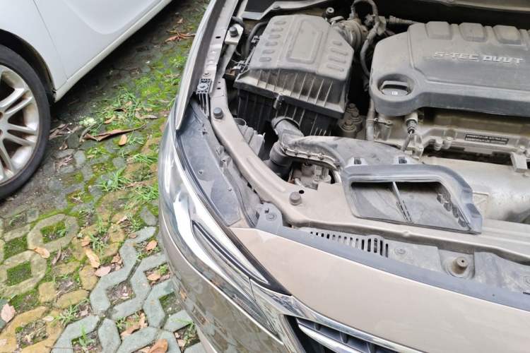 Used Buick GT 2021 Exemplar 1.5L Automatic Elite Version Engine Bay Right