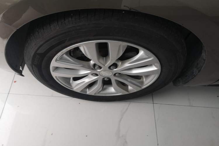 Used Buick GT 2021 Revised Version Flagship 1.5L Automatic Elite Edition Left Front Wheel Hub