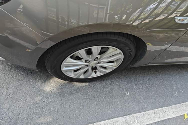 Used Buick GT 2021 Exemplar 1.5L Automatic Elite Version Left Front Wheel Hub