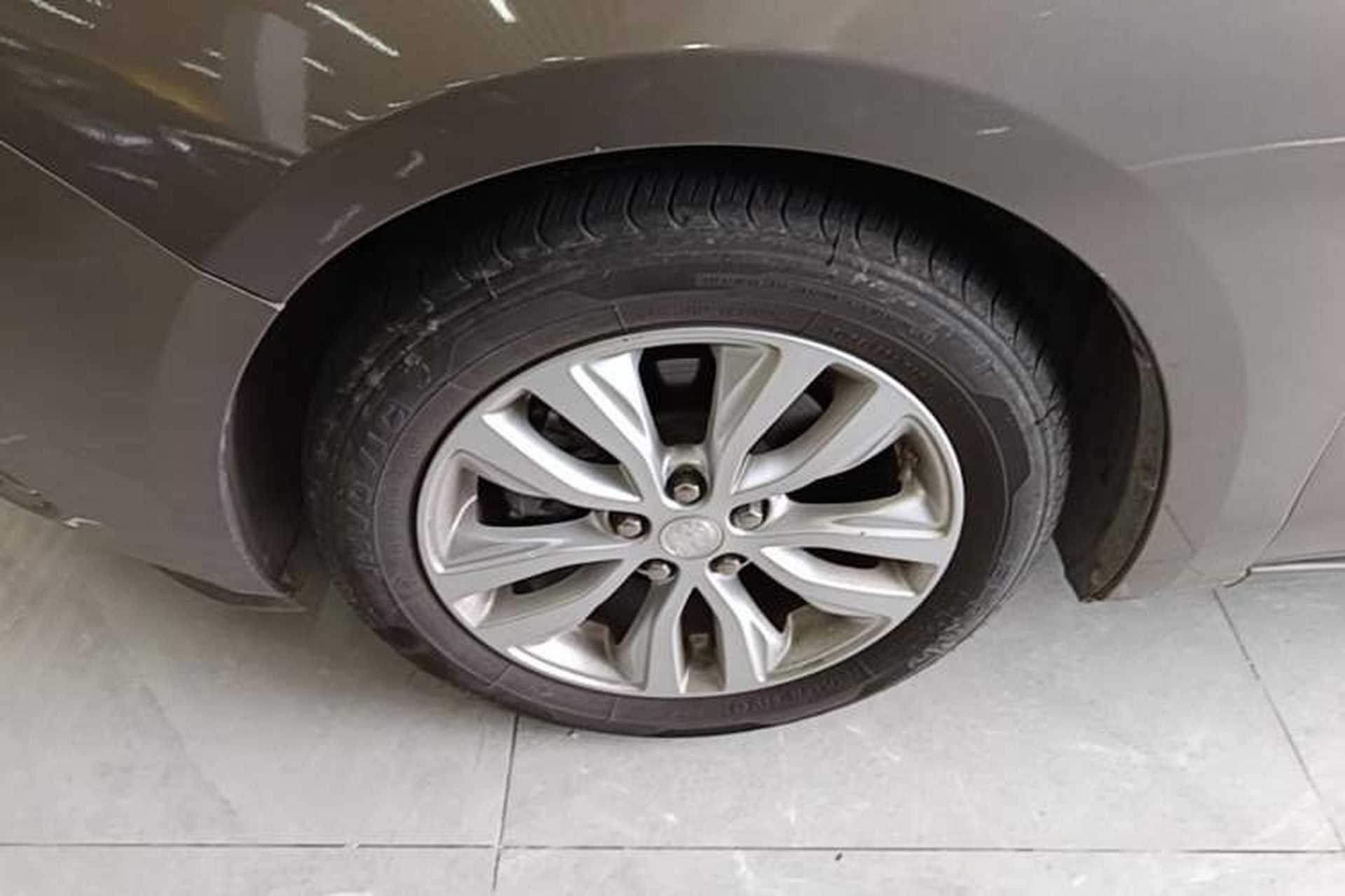 Used Buick GT 2021 Revised Version Flagship 1.5L Automatic Elite Edition Left Front Wheel Hub