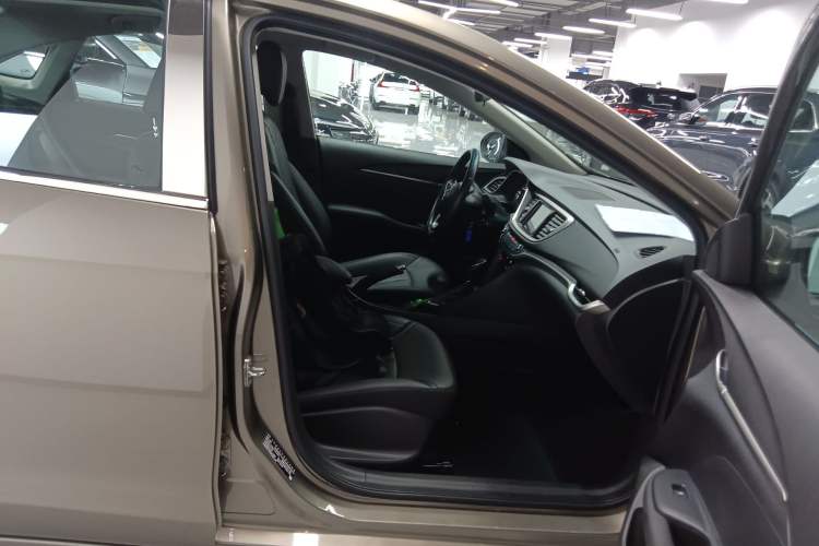 Used Buick GT 2021 Revised Version Flagship 1.5L Automatic Elite Edition Right Front Seat