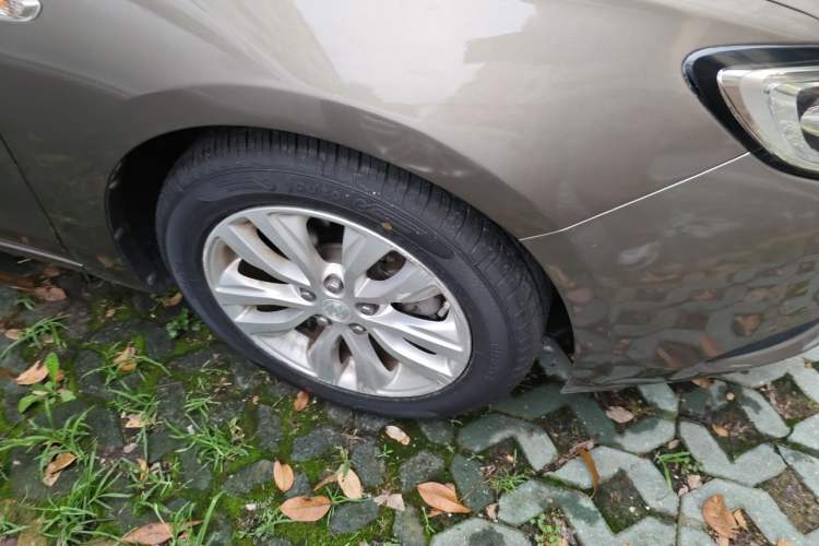 Used Buick GT 2021 Exemplar 1.5L Automatic Elite Version Right Front Wheel Hub