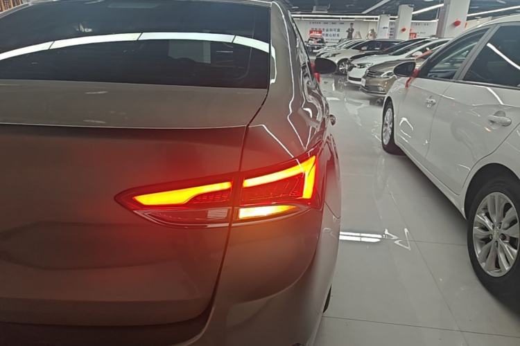 Used Buick GT 2021 Revised Version Flagship 1.5L Automatic Elite Edition Right Rear Taillight