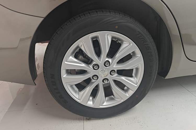 Used Buick GT 2021 Revised Version Flagship 1.5L Automatic Elite Edition Right Rear Wheel Hub