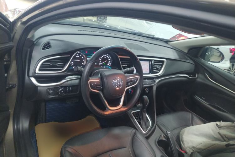 Used Buick GT 2021 Revised Version Flagship 1.5L Automatic Elite Edition Center Console